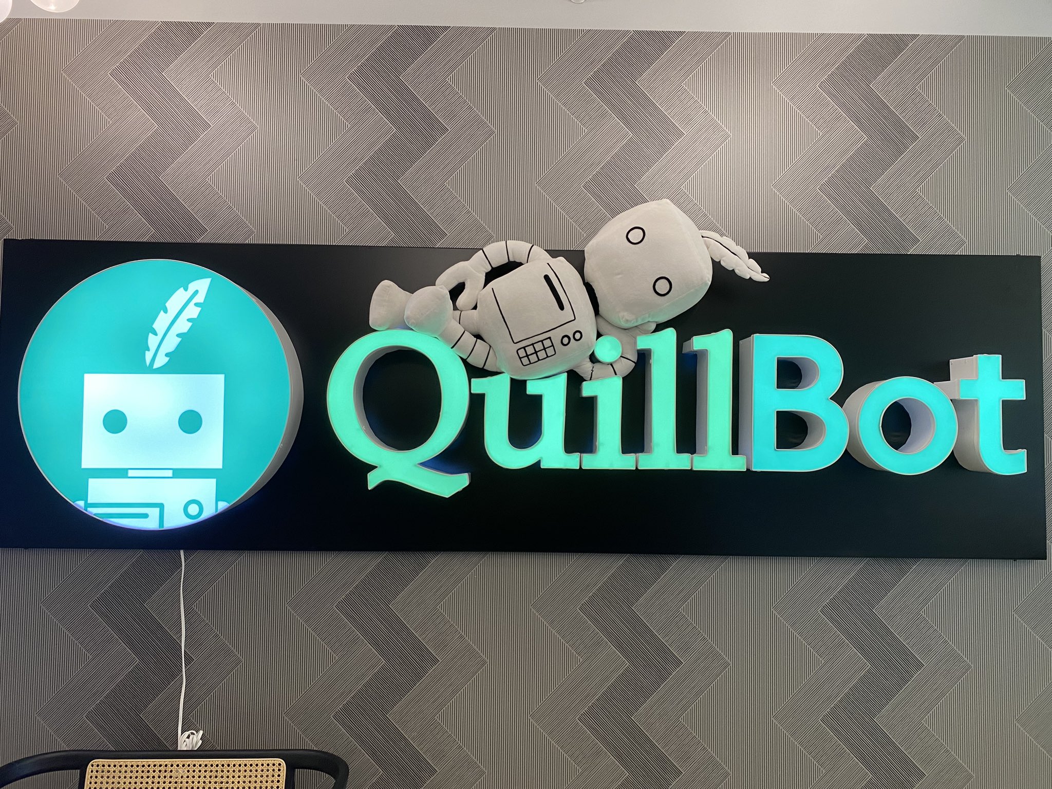 Quillbot review 2025: my honest review