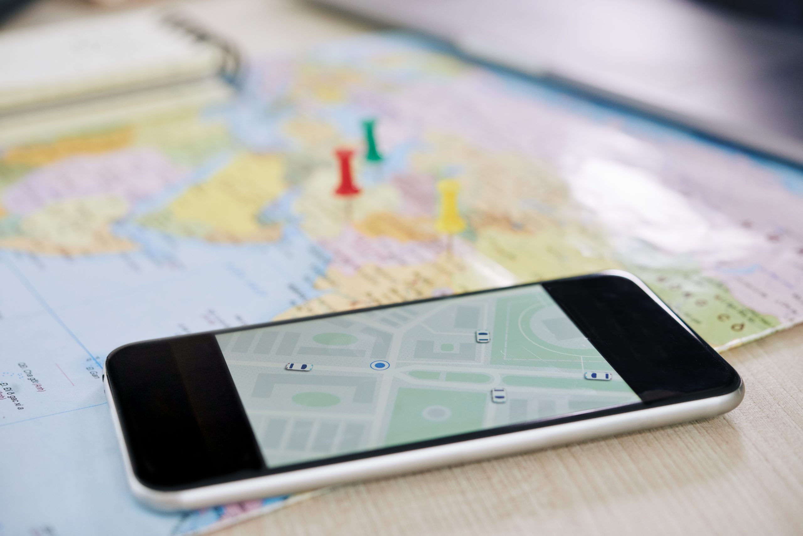 iOS 26’s Redesigned Maps and Navigation Features Compared to Previous Versions