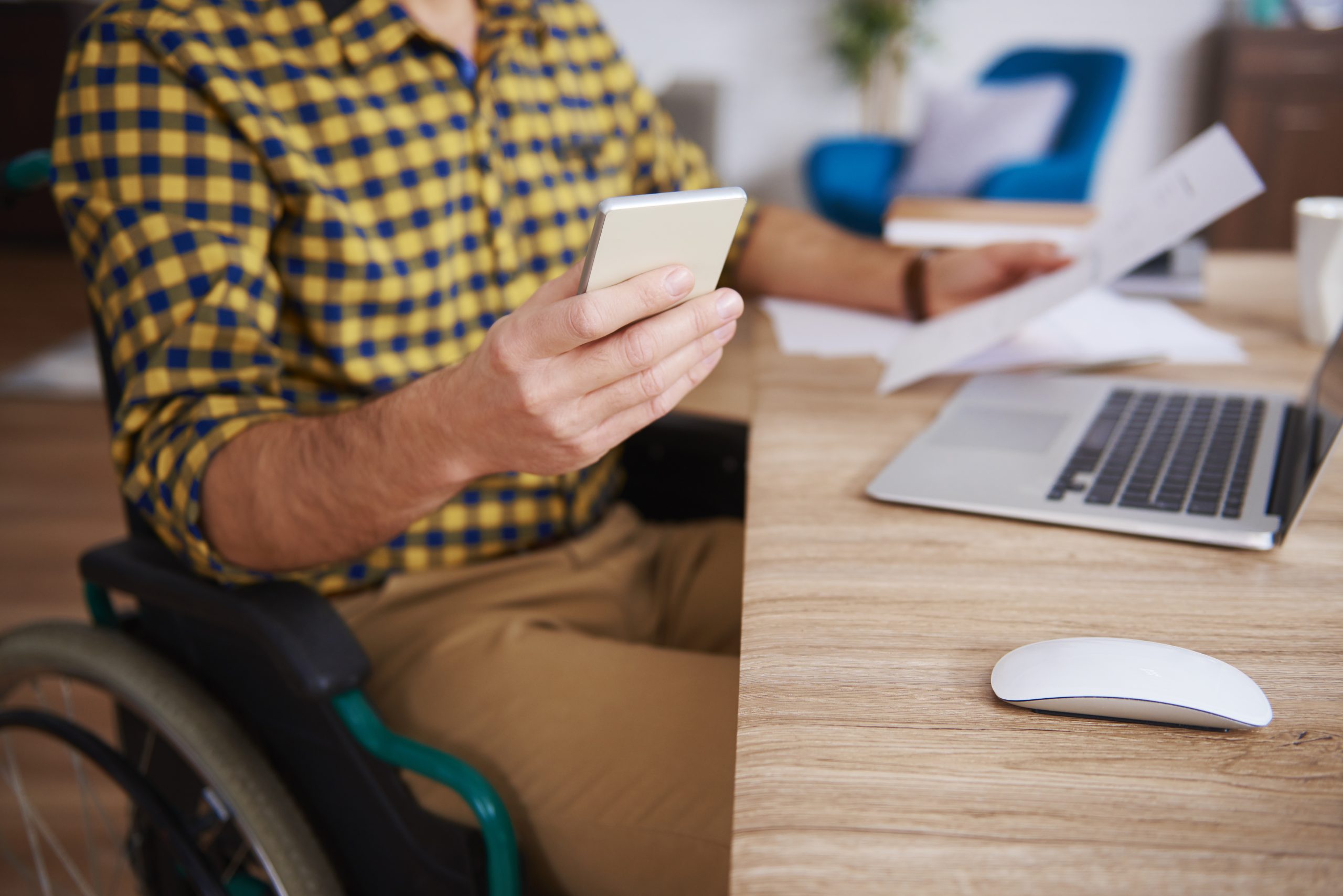 How iOS 26’s Accessibility Updates Improve Experience for Users with Disabilities
